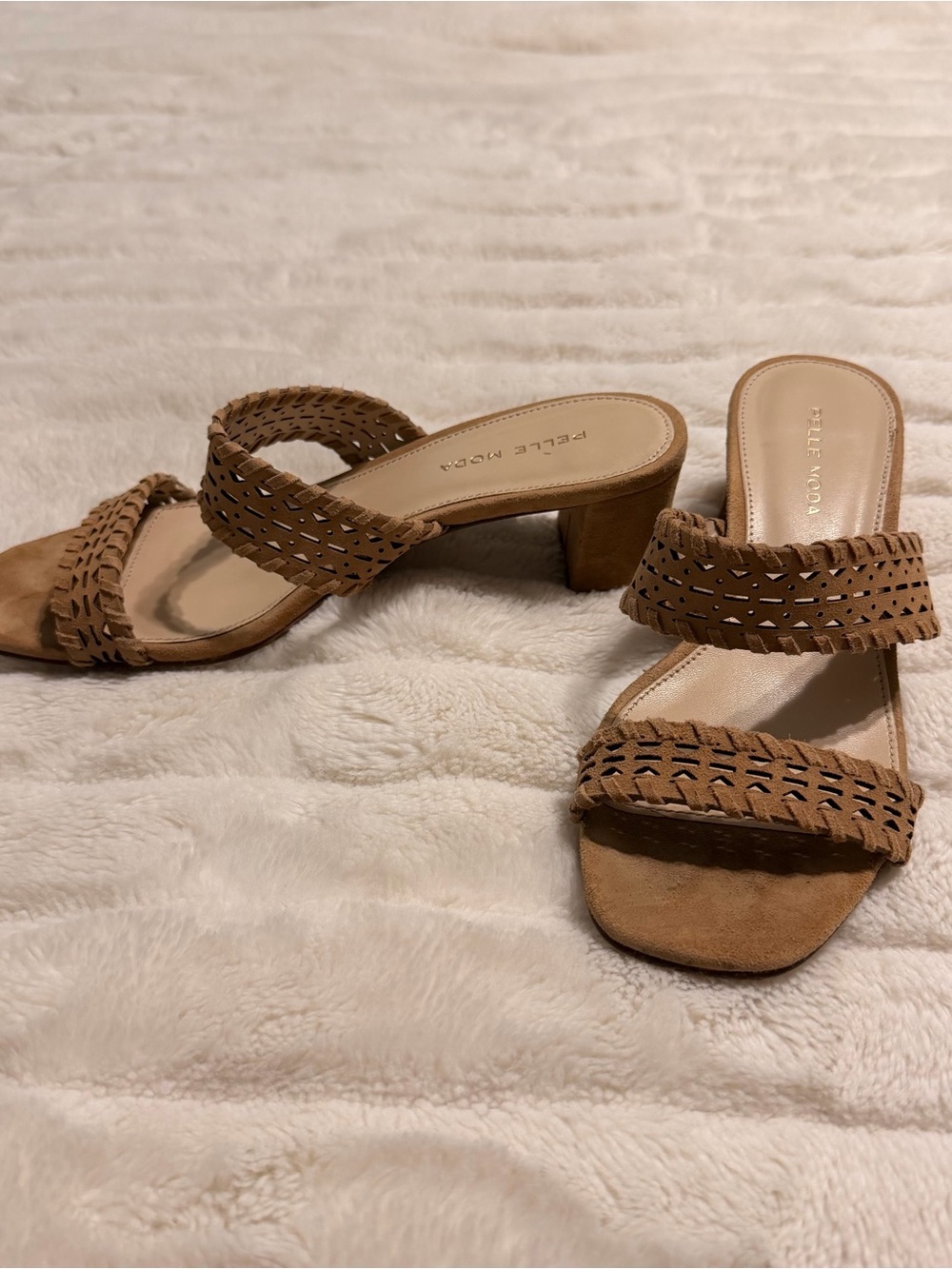 Women’s Pelle Moda Vero Cuoio Tan Suede Block Heel Woven Sandals Size 7.5